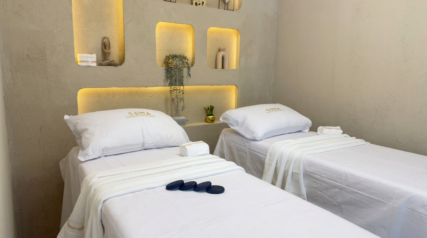 Cabina doble de tratamientos SOMA con camillas y nichos iluminados